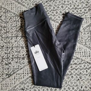 COPY - NWT Alo Yoga High Waist Shine Legging Size Small in Anthracite Shine!